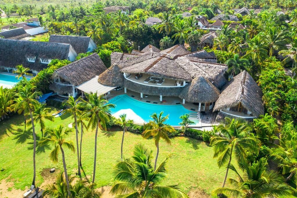 Imagem de Casa grande, pé na areia, frente ao mar no Caribe